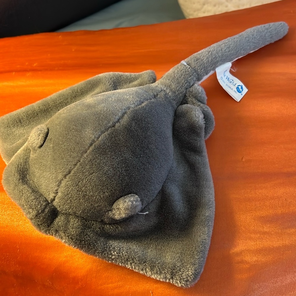 SEA WORLD Plush Manta Ray Stuffed Toy Animal Sea Creature 10" x 7", PREOWNED